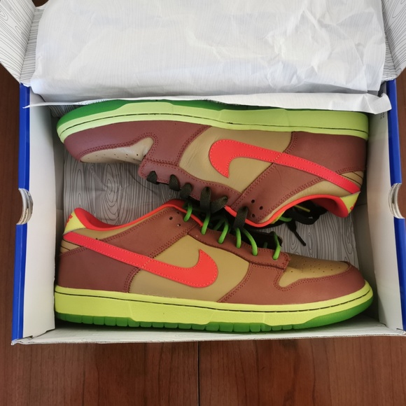 NIKE SB - TOXIC AVENGER (ULTRA RARE COLLECTOR'S PIECE) - Picture 1 of 15